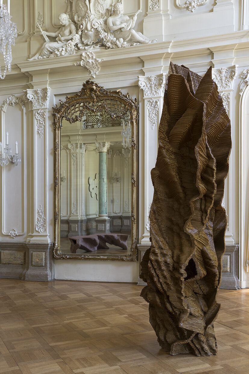 Between Yes I do and Certainly not! Autonome Skulptur