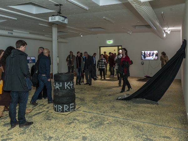 Eroeffnungsausstellung von Ayten Mutlu Saray im Salon Mondial, November 2014