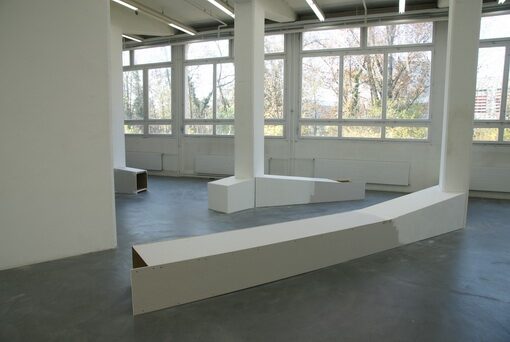 Drehmomente, 2012, Rauminstallation aus Holz, Gipsplatten, Dispersion, Kunsthaus Baselland, Muttenz
