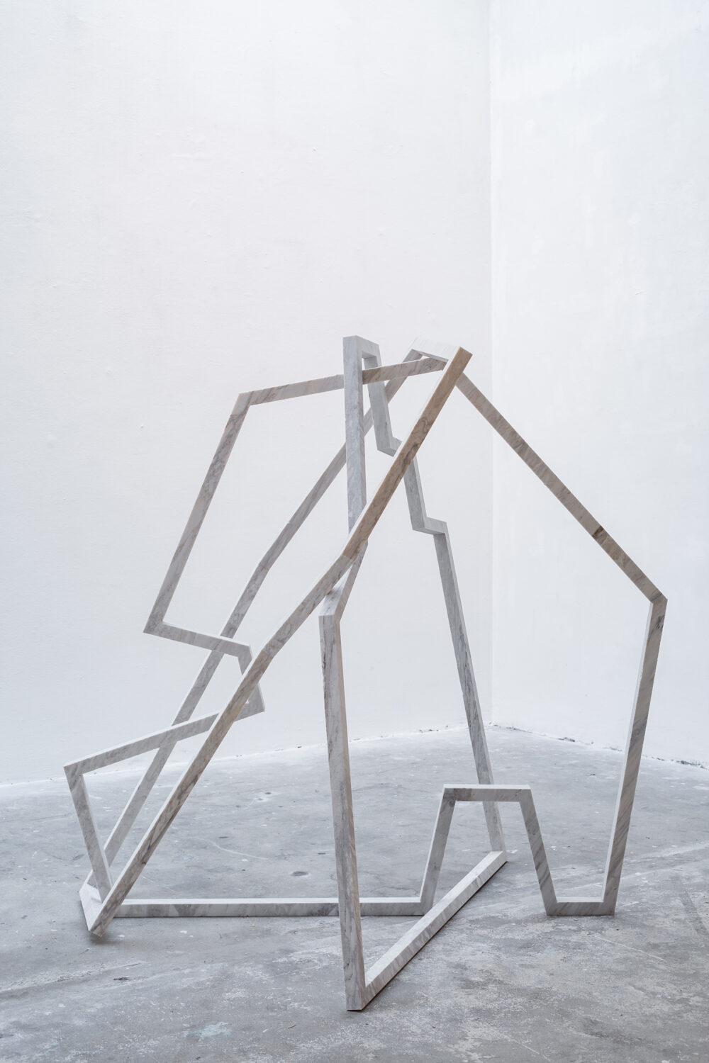 Marble Frames (framing the body), 2020, Palissandro Marble, installation view, Groups How, Lumen Travo Gallery, Amsterdam, NL, Image Credits: Giovanni Nardi